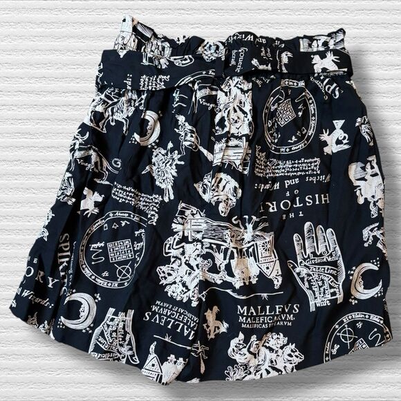 Disturbia Heresy Paperbag Shorts Witchcraft Print Size 2 NWT Black - Picture 4 of 6
